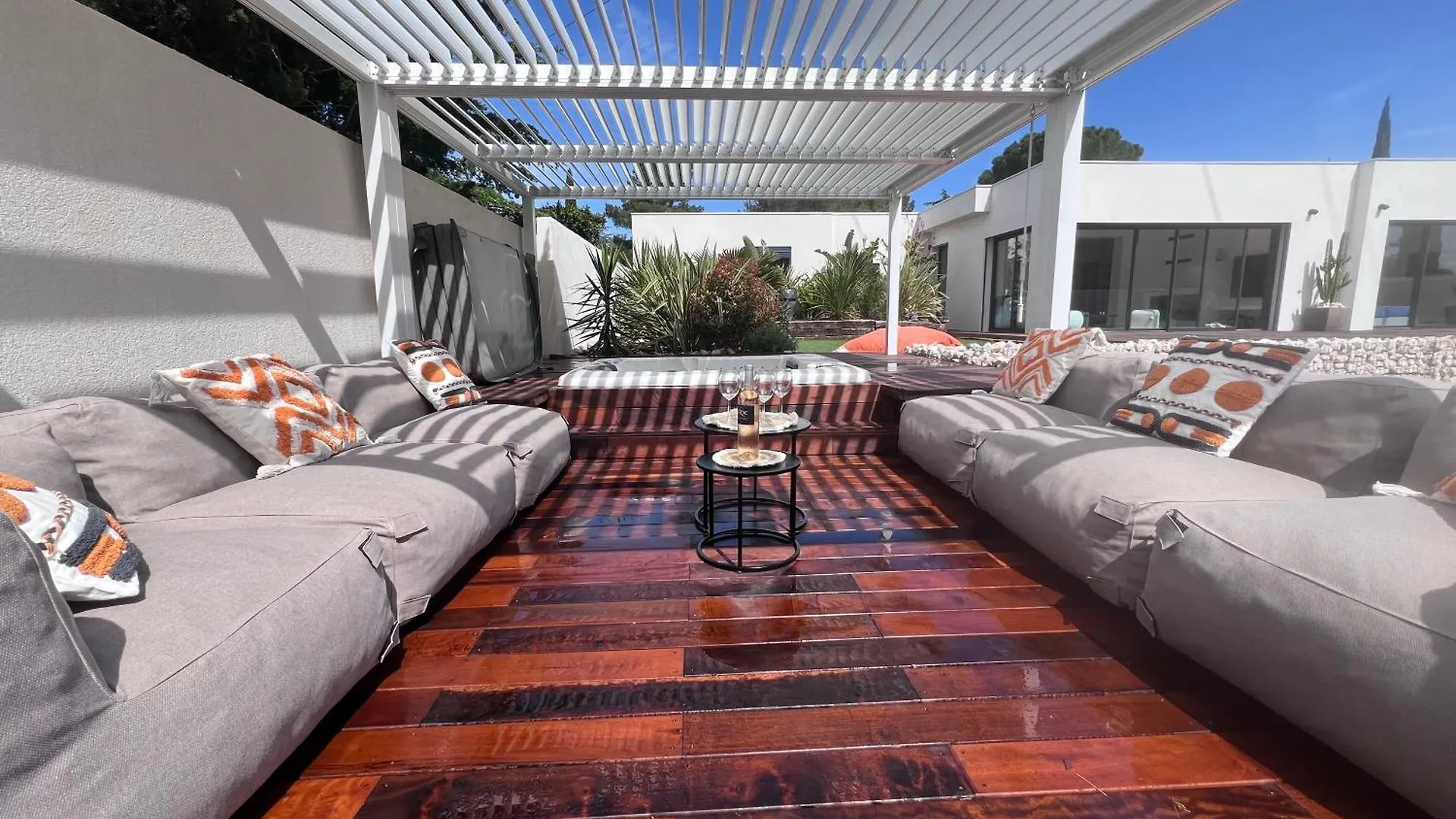 Maison, Piscine, Jacuzzi, A 5 Minutes De Cassis Et Plages Carnoux-en-Provence France